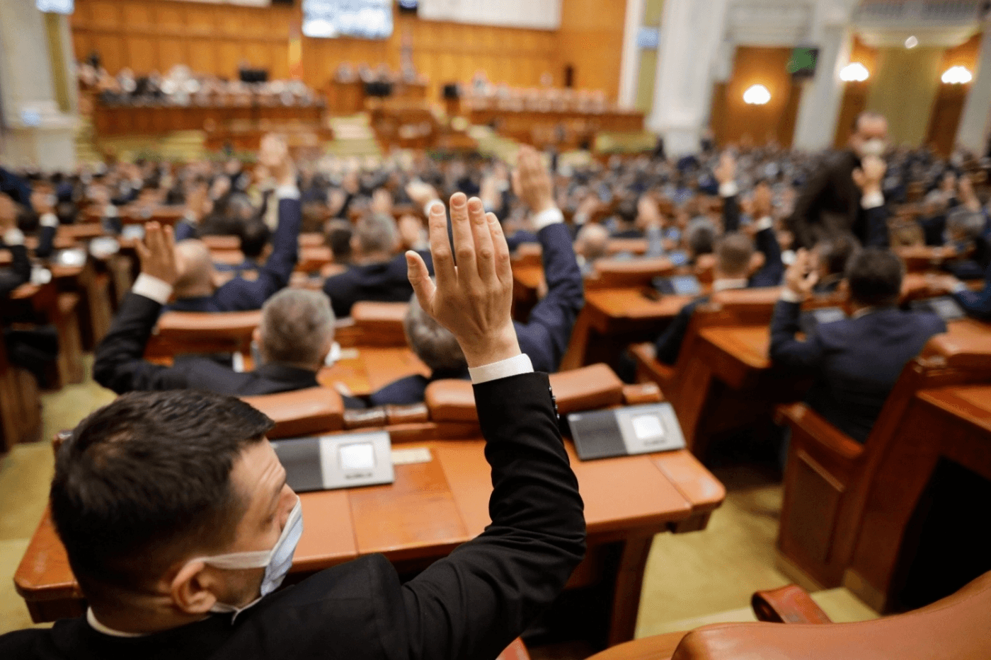 Noi sinecuri scoase la bătaie. Ce oameni sunt susținuți pentru CNCD