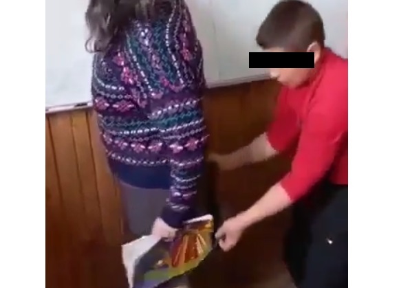 PROFESOARA din Prahova le ia apărarea elevilor care au umilit-o