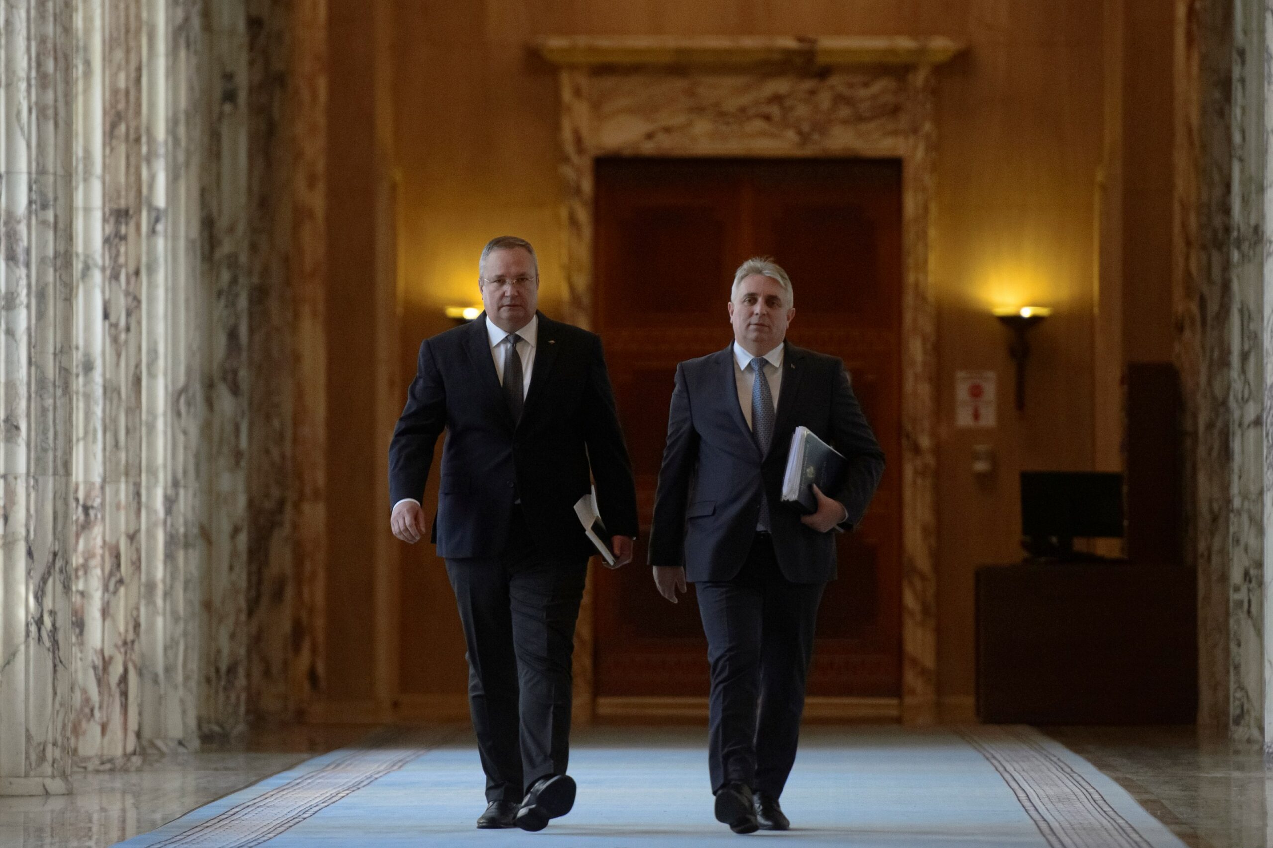 Cum se autosabotează Coaliția: absentează la votarea propriilor legi