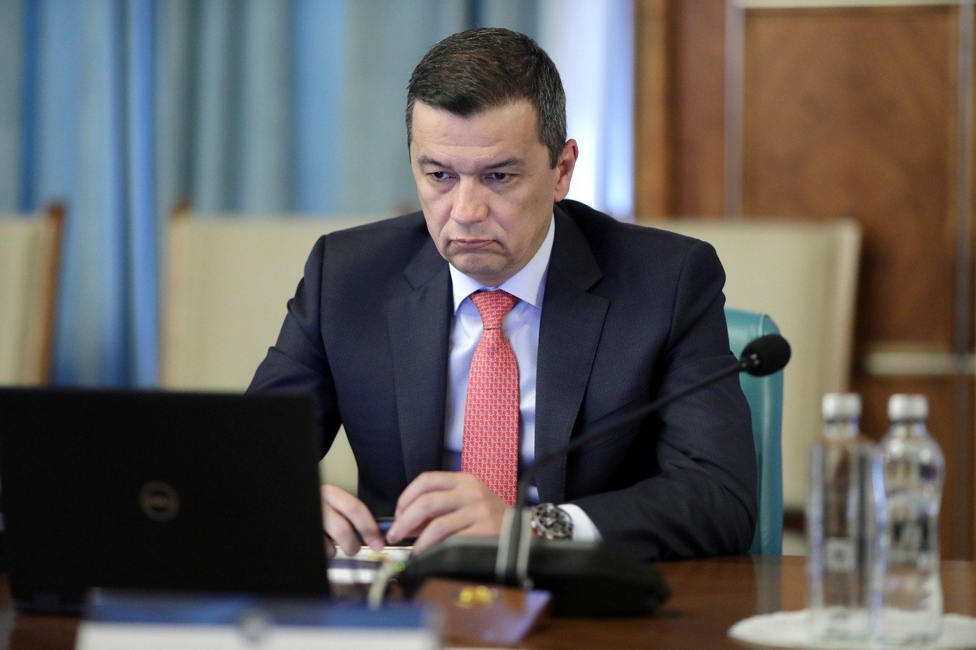 Grindeanu vrea rocada premierilor până la finalul lunii iunie