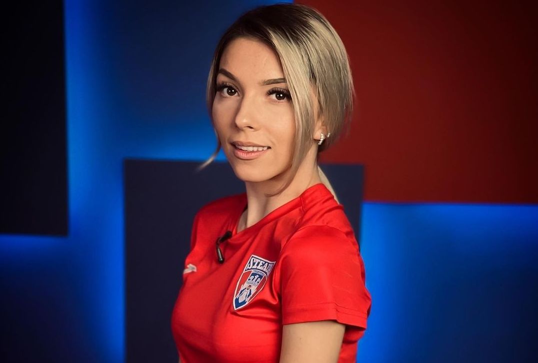 Bernadette Szocs, sexy din cale afară