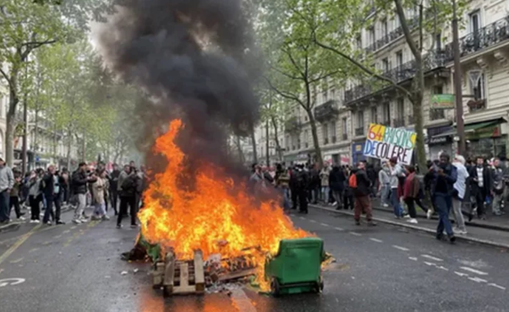 Peste 2 milioane de persoane au MANIFESTAT în Franţa de 1 Mai. Cel puţin 180 de arestări în toată ţara și  53 la Paris