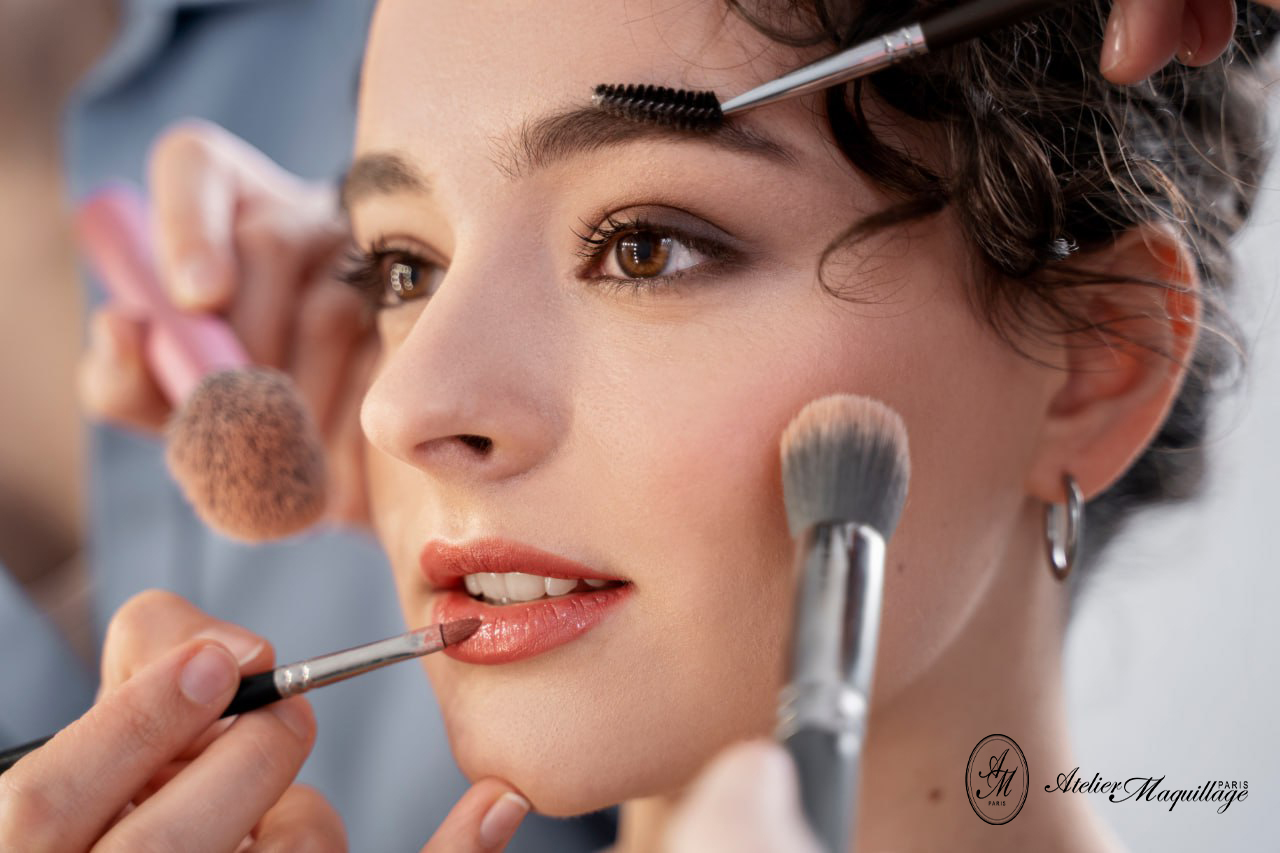 Atelier Maquillage Paris: Unde se îmbină arta și frumusețea