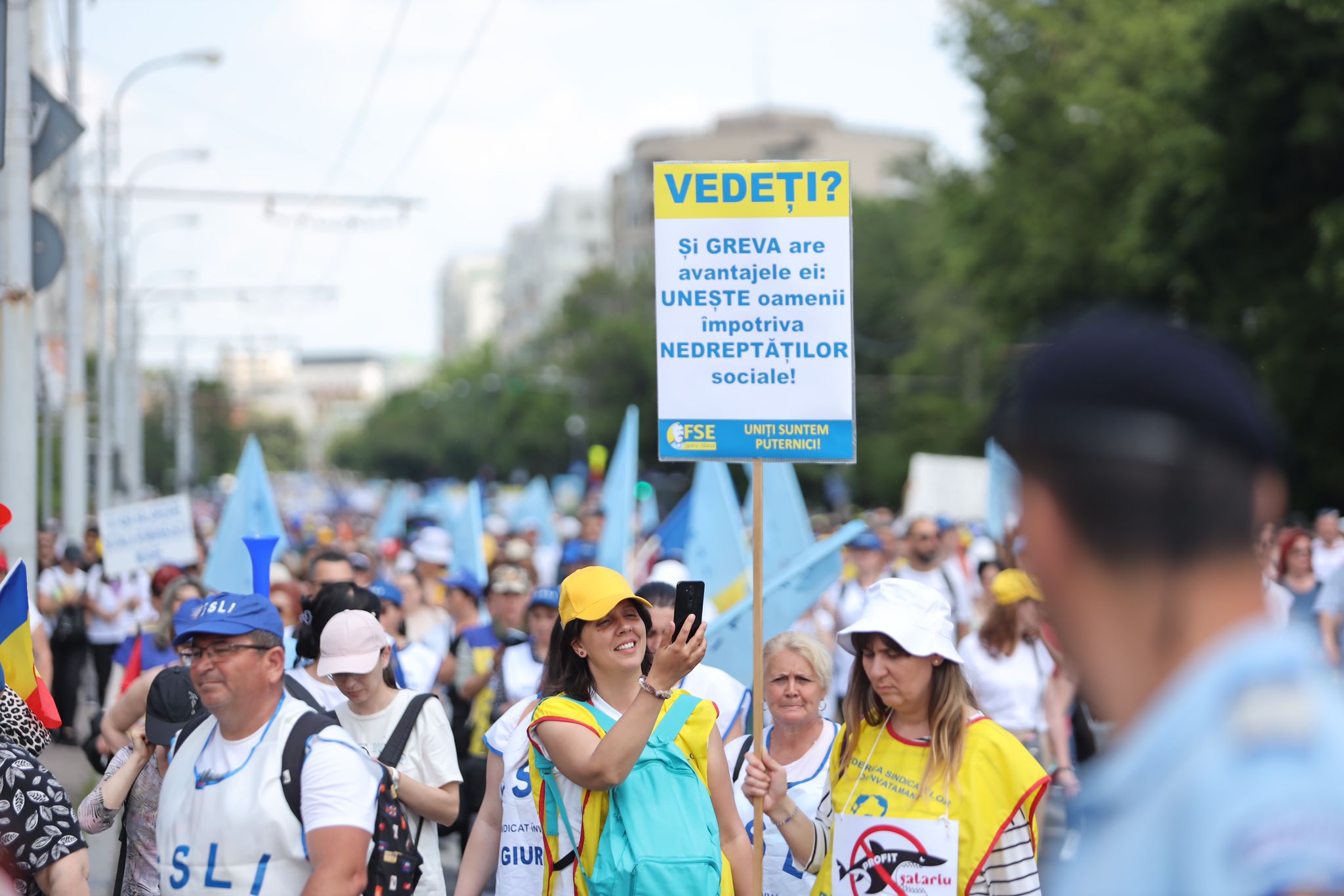 „Dascălii, «răsplătiţi» cu umilinţă şi batjocură”