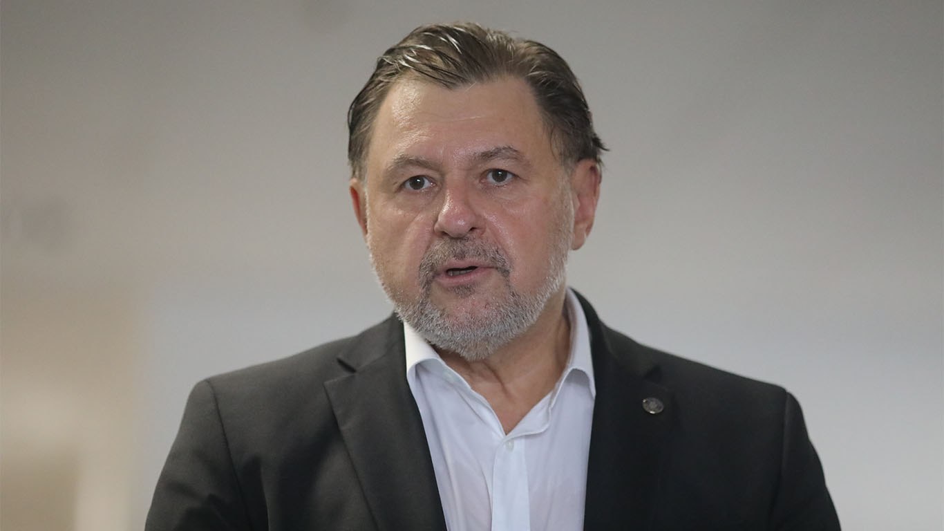 Scandalul din Coaliție ia amploare. Liberalii cer capul lui Rafila, „ministrul de coasa”, iar PSD sare la gâtul „poznașului din slujba țării”