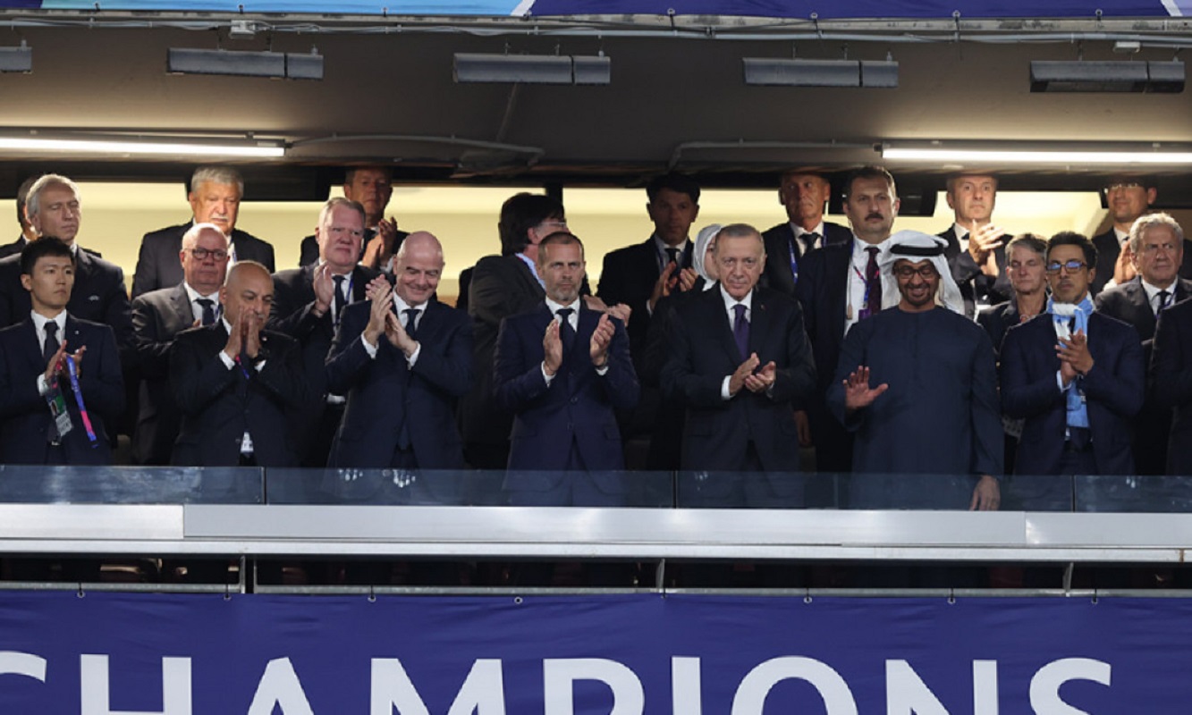 Răzvan Burleanu, în prim-plan la finala Ligii Campionilor dintre Manchester City și Inter Milano!