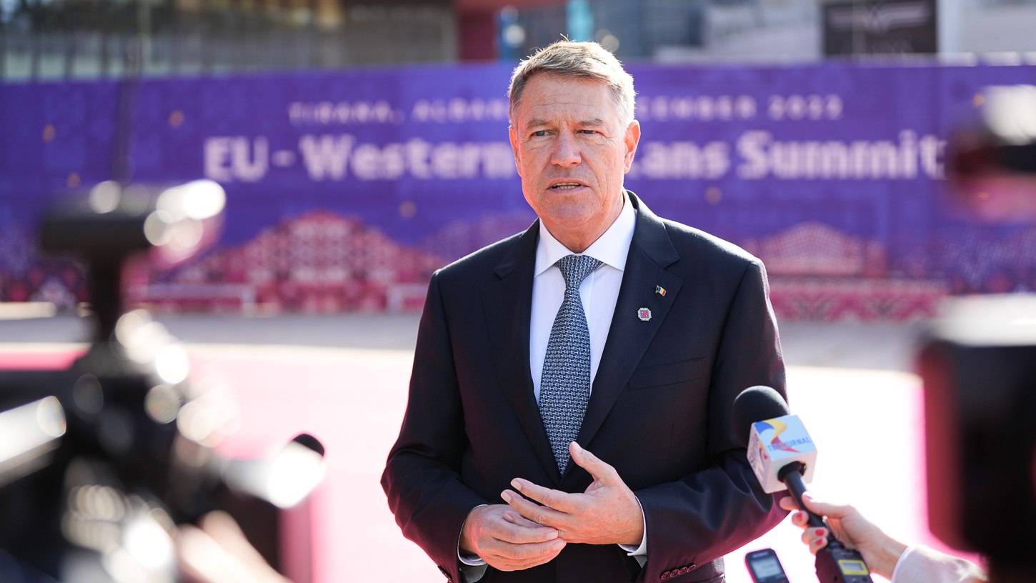 Iohannis îi acceptă pe noii miniștri propuși de PSD. Decretele pentru numirea Simonei Bucura-Oprescu și Nataliei Intotero, semnate
