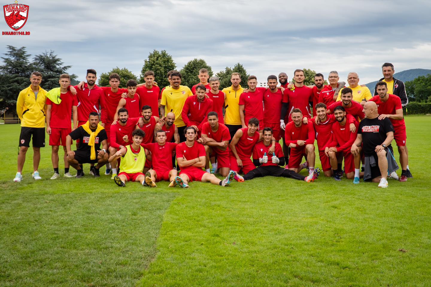 Un fost fundaș de la Rangers e ca și transferat la Dinamo