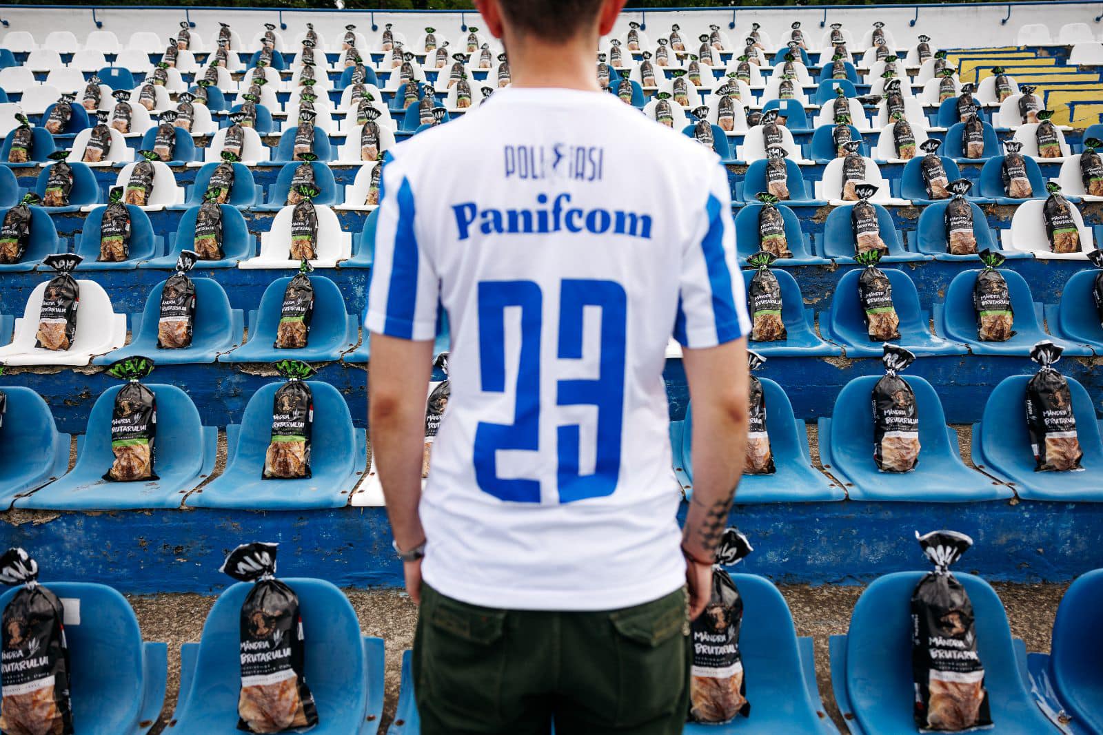 La Poli Iași continuă campaniile bizare, spre disperarea fanilor!