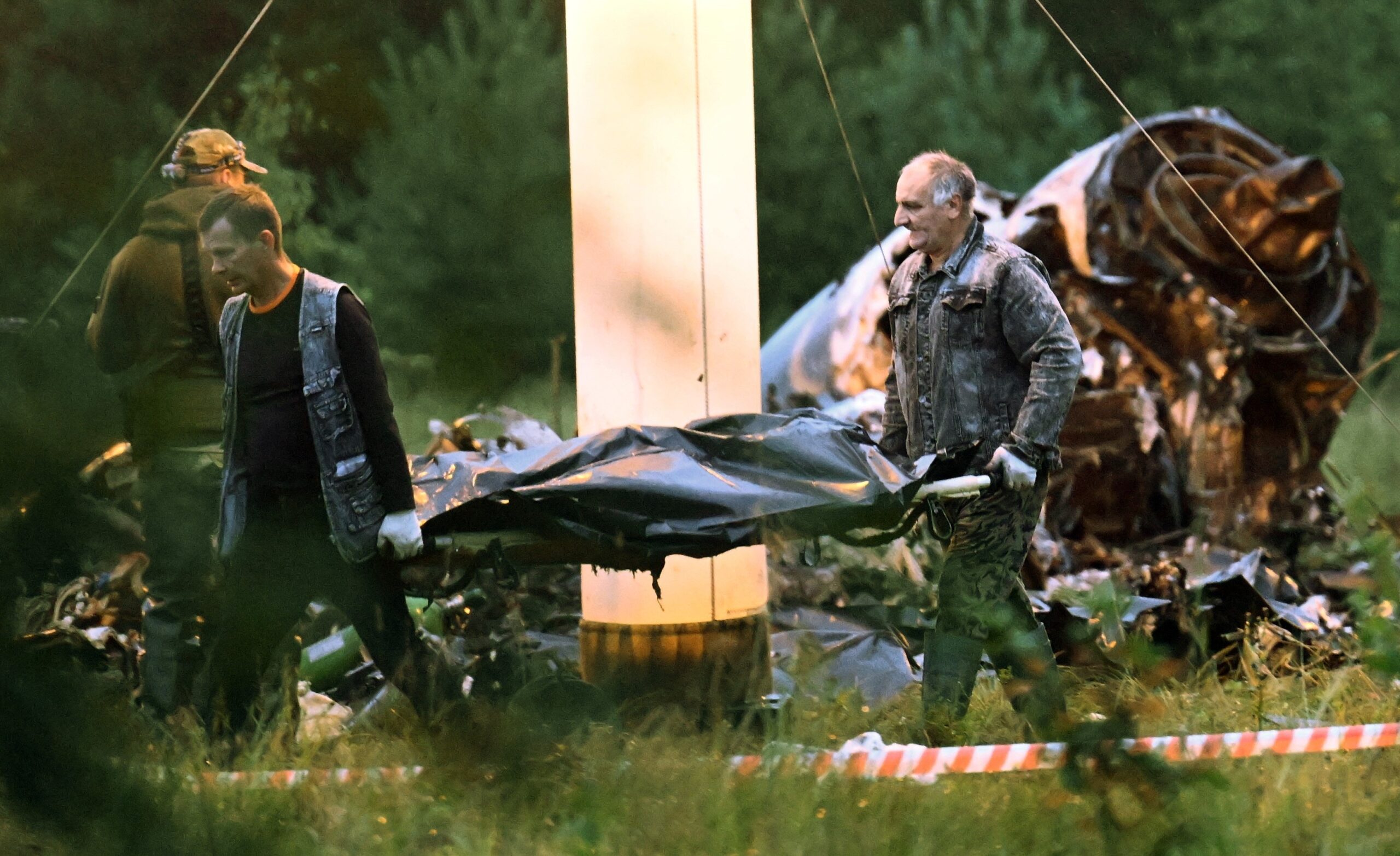 Oficialii americani iau în calcul mai multe variante în cazul prăbușirii avionului lui Prigojin. Care sunt teoriile vehiculate