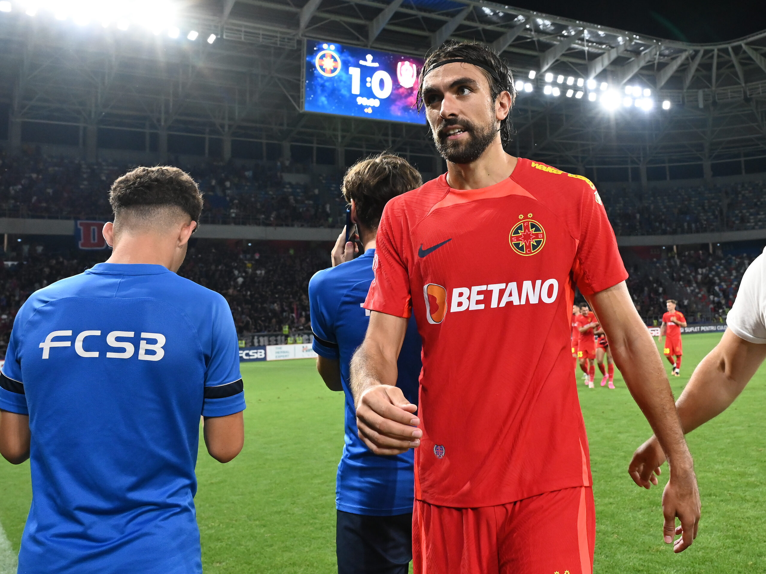 Nici Andrea Compagno nu a scăpat de atacul dezlănțuit al patronului FCSB! Cum a comentat Gigi Becali gestul nervos fără precedent al italianului pentru că a fost schimbat: „N-am zis niciodată că e vreun Maradona!”