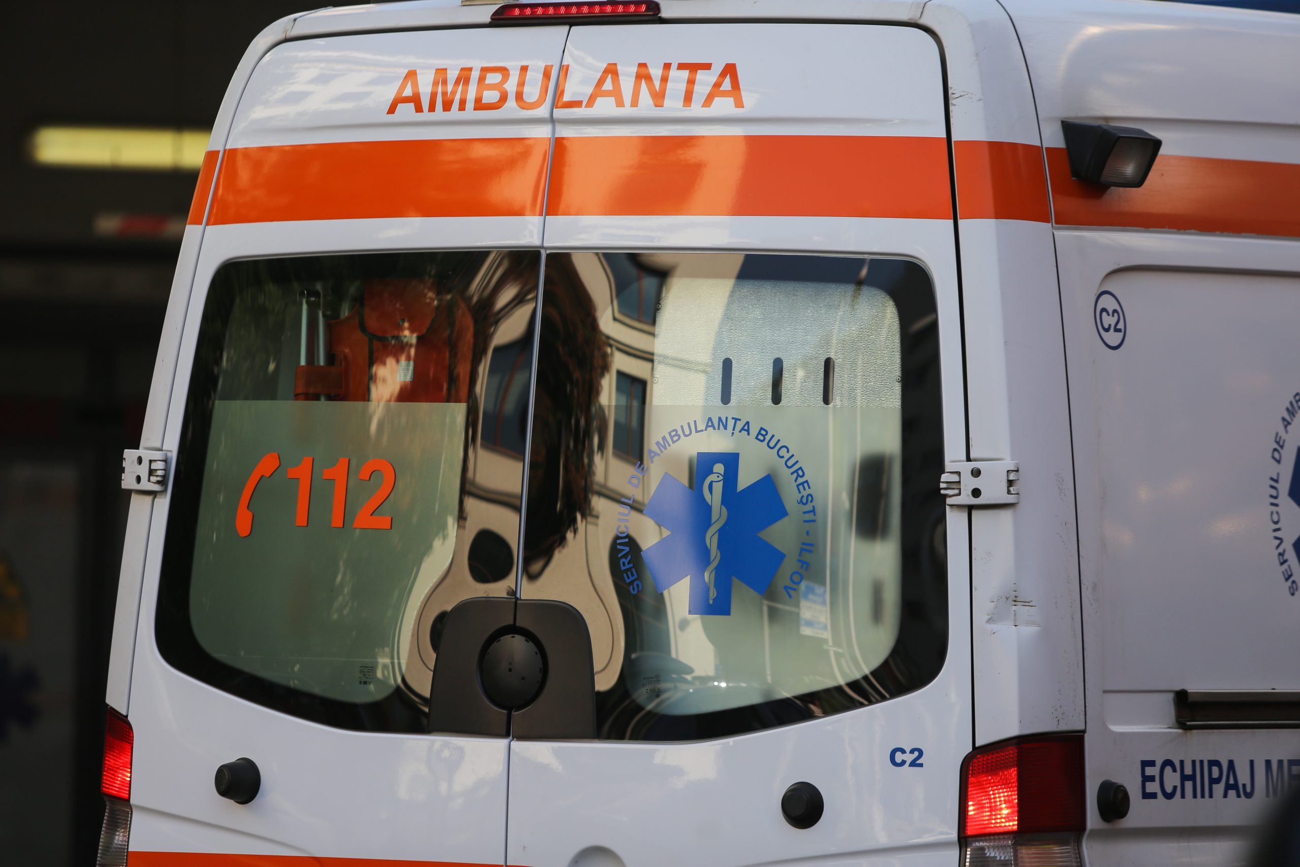 Un hoț a sunat singur la 112, după ce s-a ACCIDENTAT în timpul unui jaf din Dâmbovița