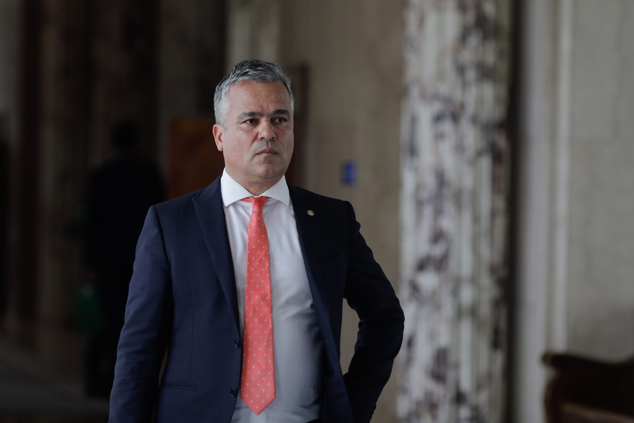 Adrian Veştea, despre asumarea răspunderii Guvernului: Trebuie să ducă la o eficientizare a aparatului administrativ