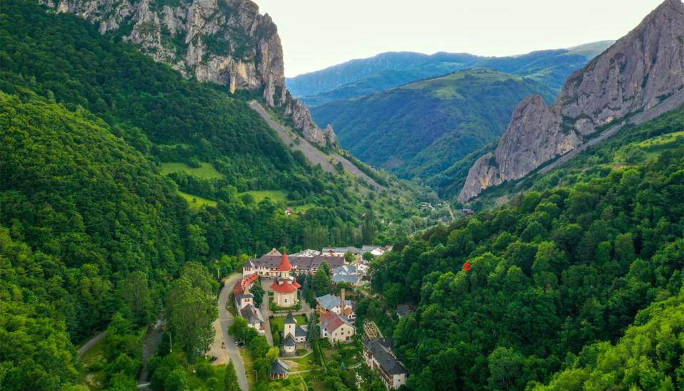 Locul de BASM din România de care puțini turiști au auzit. Este supranumit „Grădina Raiului”