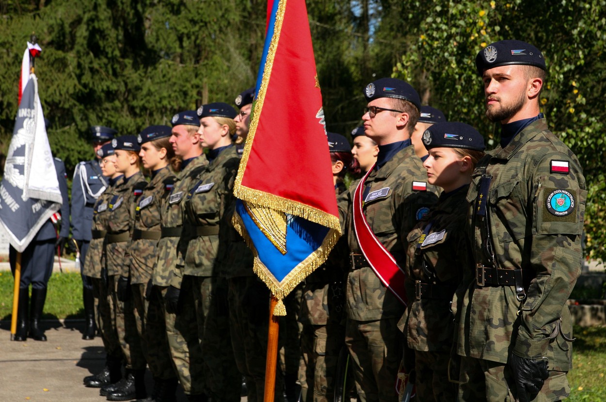 Polonia vrea să își facă cea mai puternică ARMATĂ din Europa