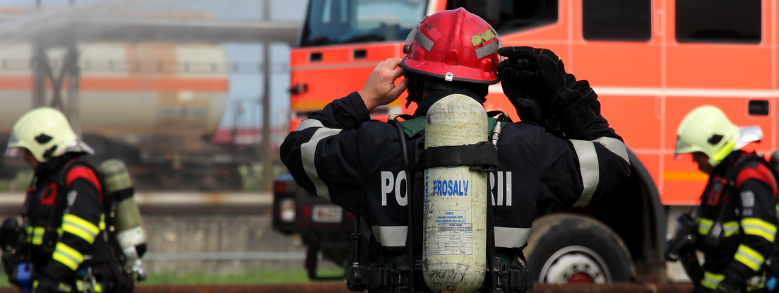 CADAVRU descoperit de pompieri, după lichidarea unui incendiu într-un apartament din Codlea
