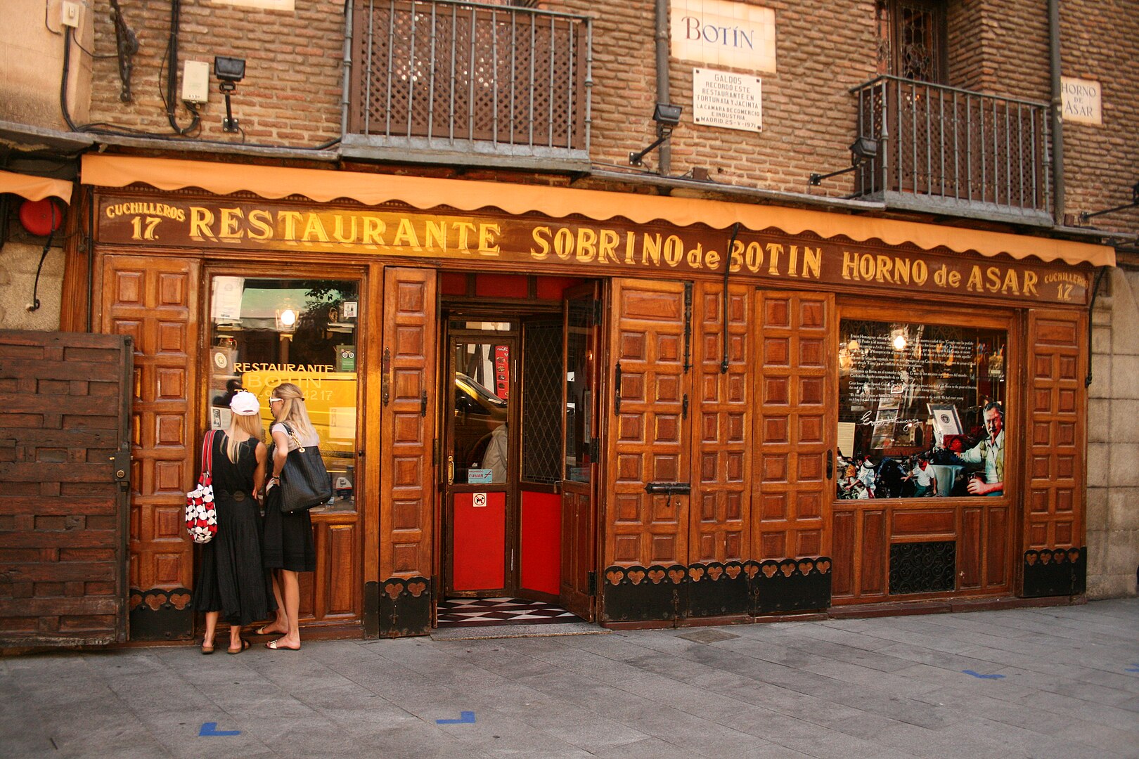 Cum arată, la INTERIOR, cel mai vechi restaurant din lume