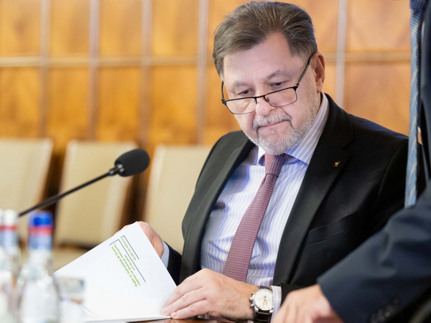 Primele cărămizi ale spitalelor regionale se întrevăd cu greu