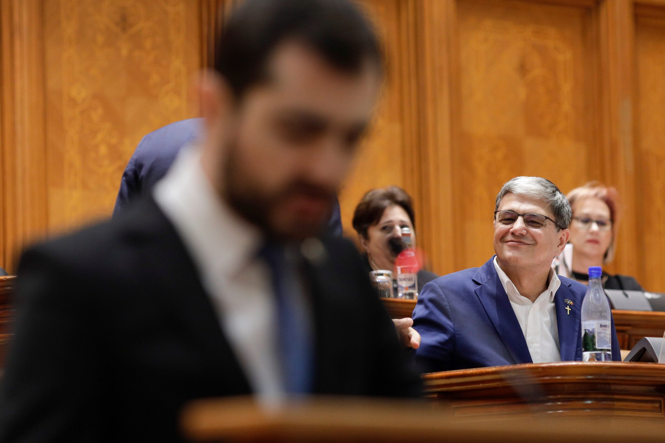 Ședință cu scandal la moțiunea anti-Boloș. Acuzații dure între Coaliție și Opoziție