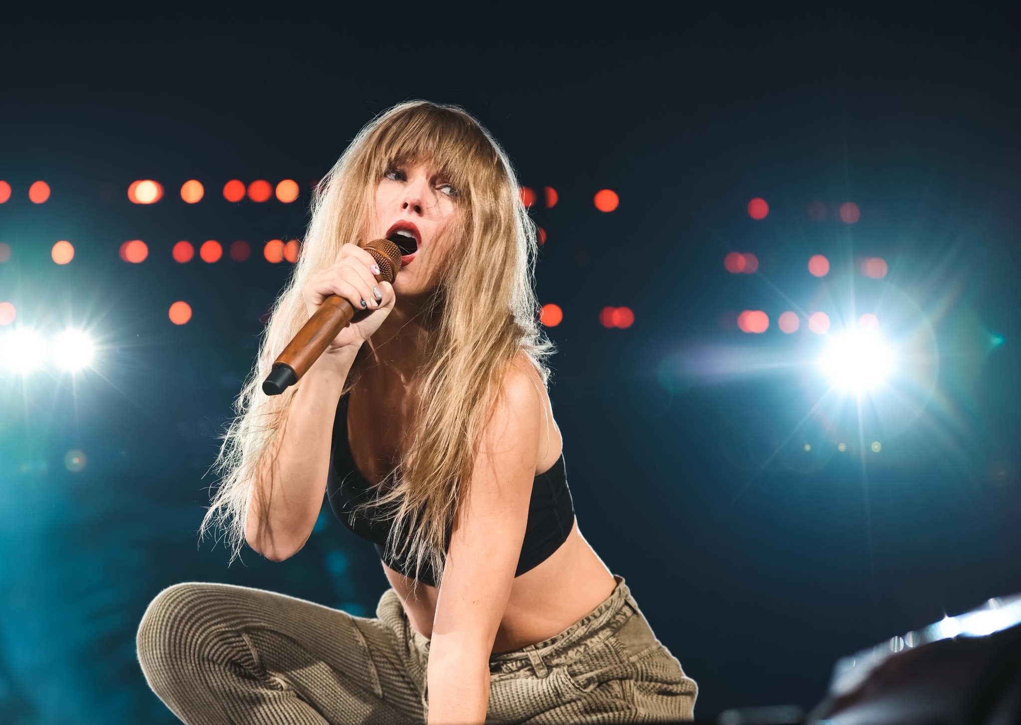 Este bătaie mare pentru premiul ,,artistul anului”. Când va fi înfruntarea finală dintre Taylor Swift, Miley Cyrus, Doja Cat şi Nicky Minaj?