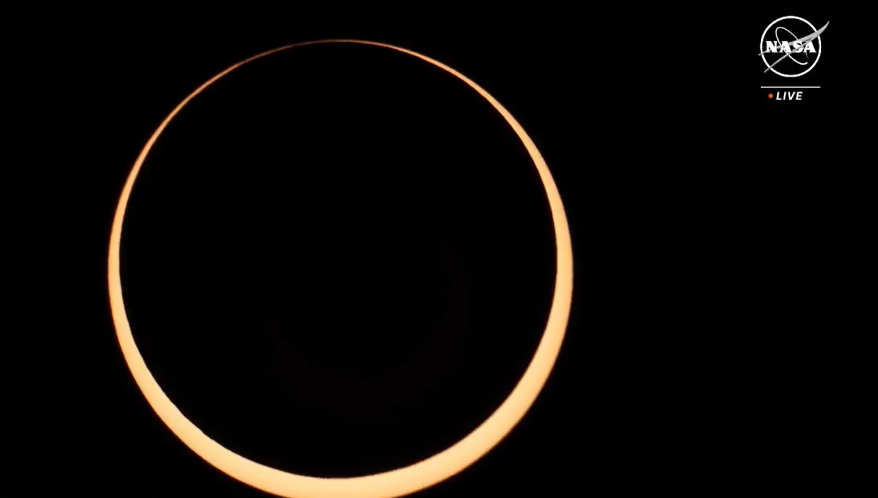 Un spectacol astronomic rar şi impresionant