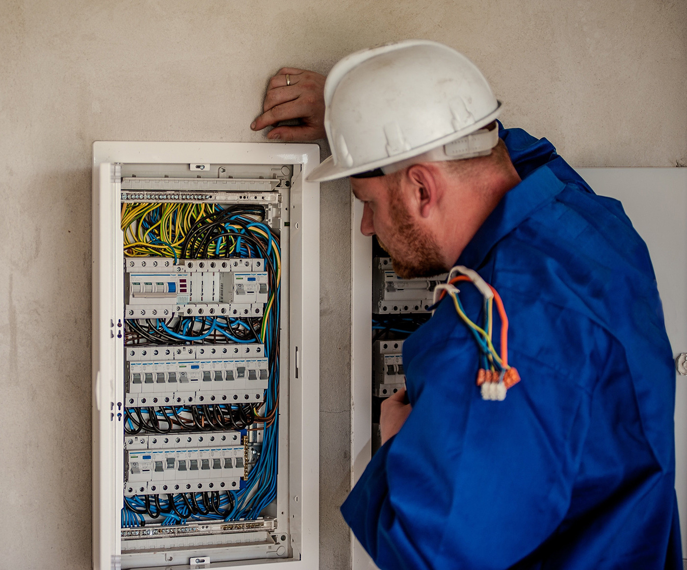 Un angajat al Spitalului din Alba Iulia a DECEDAT, după ce s-a electrocutat în timp ce lucra la instalația electrică a unității