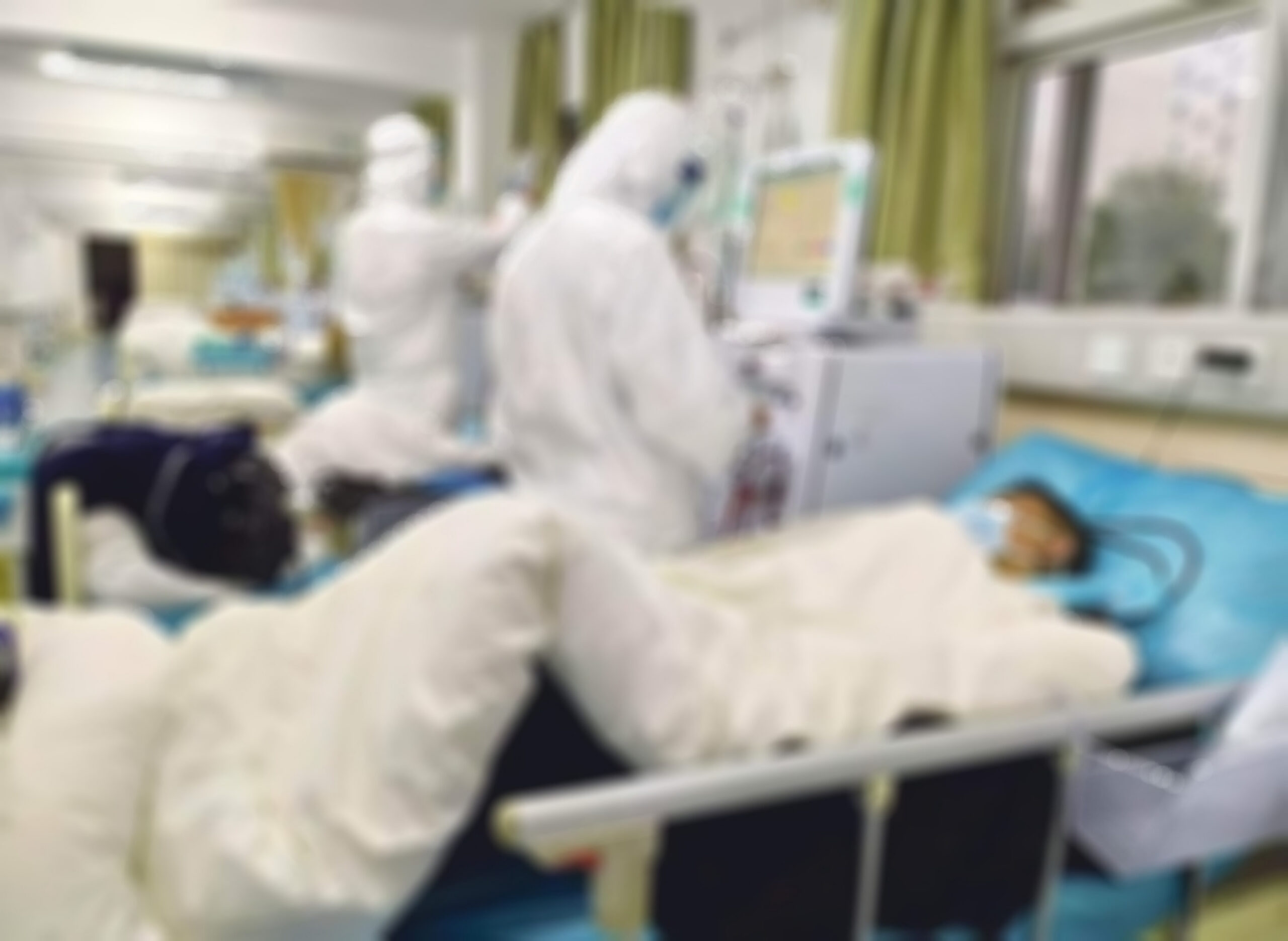 Tot mai multe spitale își redeschid secțiile COVID. Numărul de cazuri de infectare este în creștere