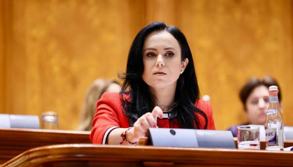 Certificatul de viață NU se aplică pensionarilor care trăiesc în România / Simona Bucura Oprescu: A fost un fake news care a stârnit panică