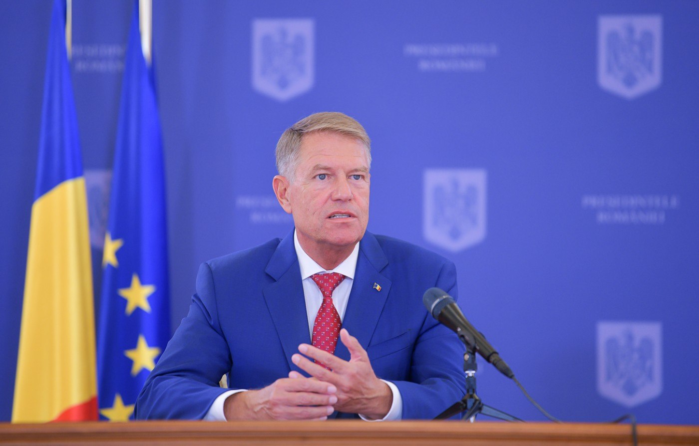 Pedepse mai mari pentru profesorii care hărțuiesc sexual elevii sau studenții. Legea, promulgată de Iohannis