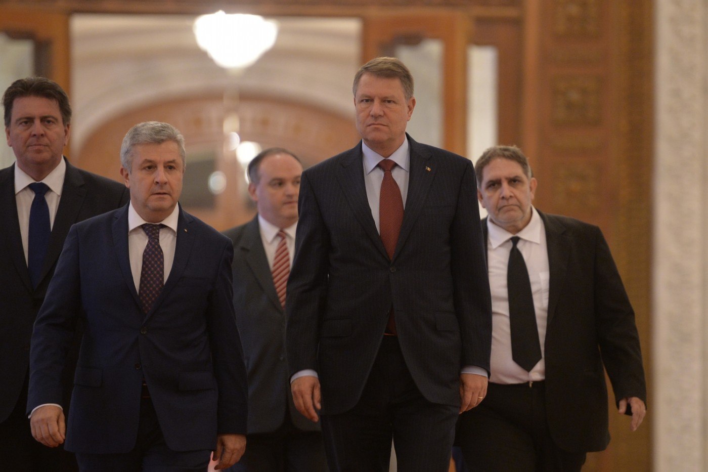 Iohannis retrimite în Parlament legea care i-ar limita mandatele de șef al Consiliului Legislativ lui Florin Iordache