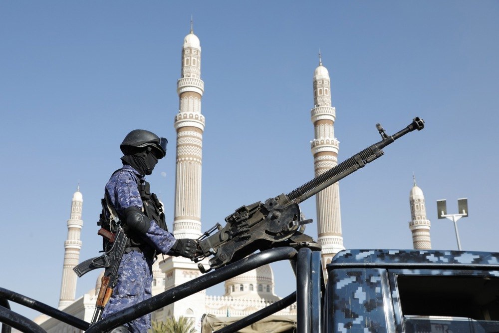 Forțele americane au atacat o bază houthi din Yemen, după ce rebelii au bombardat un petrolier britanic