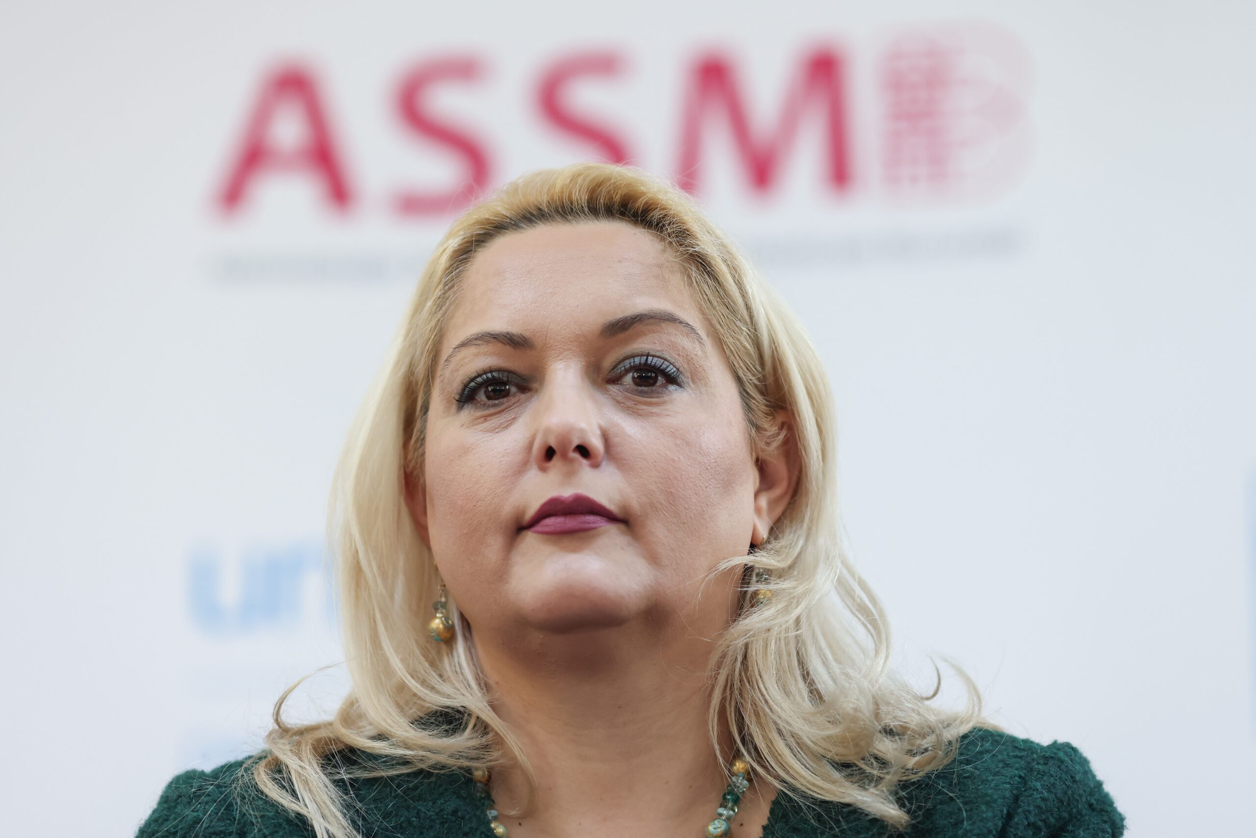 Nicușor Dan anunță că șefa ASSMB, acuzată de luare de mită, va fi înlocuită din funcție