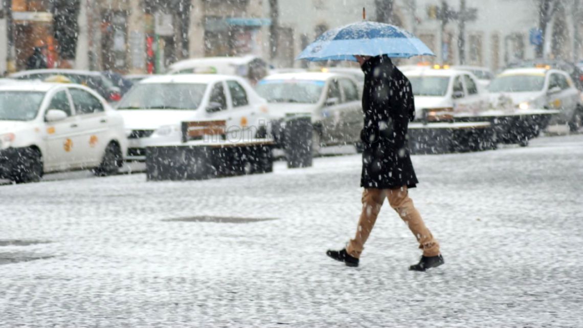 Vremea se schimbă brusc în România. Meteorologii anunță NINSORI și lapoviță
