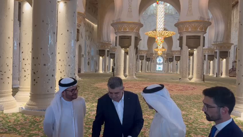 Ciolacu a vizitat Moscheea Sultan Al Nahyan Sheikh Zayed Bin din Abu Dhabi. Ce dar simbolic a primit FOTO, VIDEO