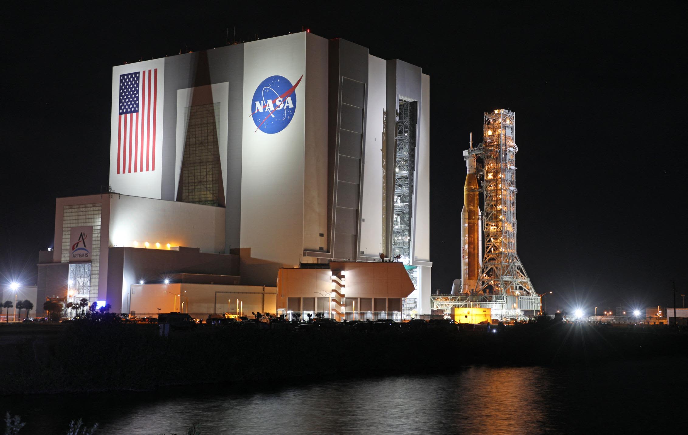 NASA are nevoie de telefonul tău