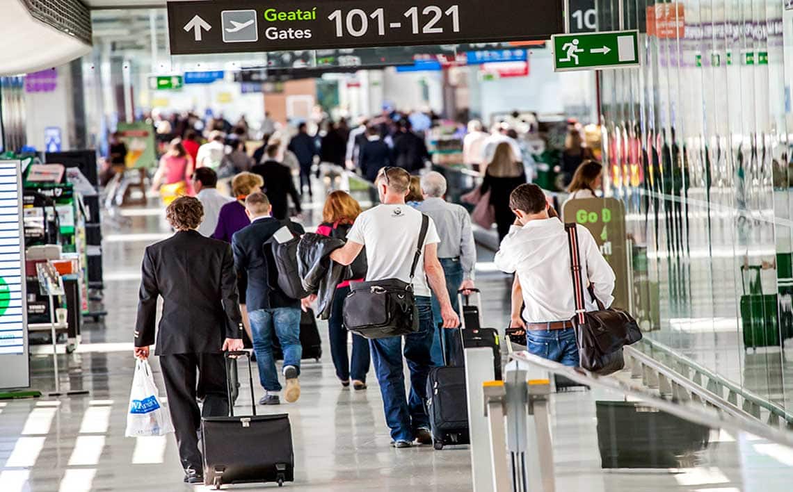 Vei obține rambursarea automată când zborul e întârziat sau anulat