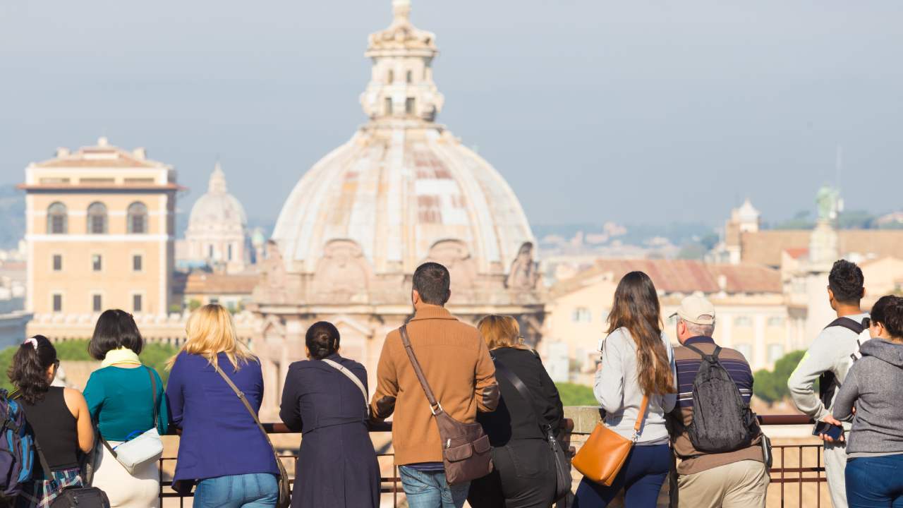 Unde vei achita taxe turistice în 2024?