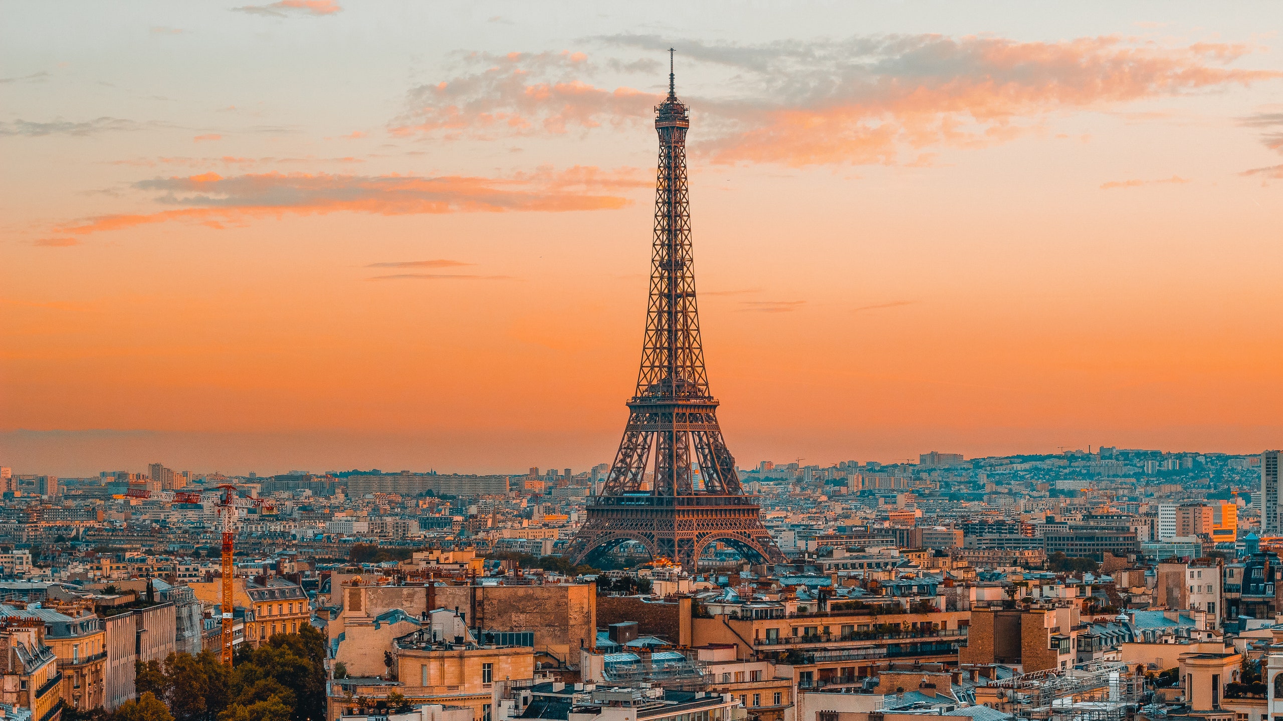 Parisul rămâne cel mai romantic oraș