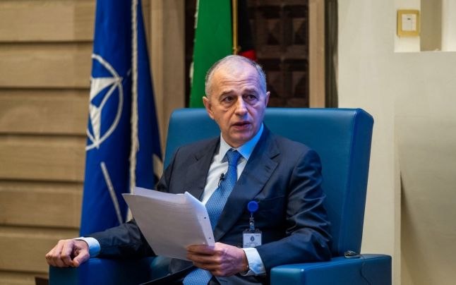 Mircea Geoană, acuzat că și-ar fi plagiat doctoratul după doi dintre cei mai mari președinți americani