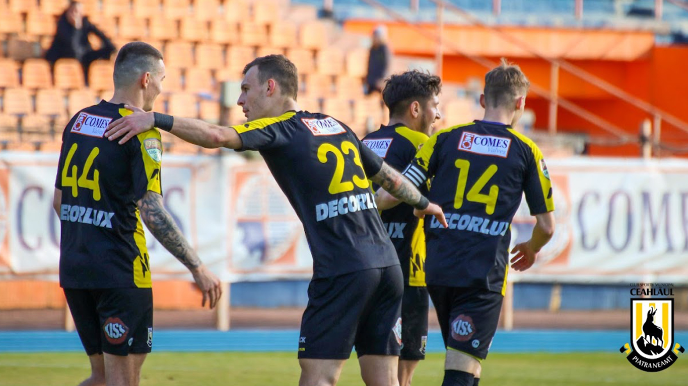 Fotbaliștii Ceahlăului au refuzat diminuarea salariilor cu 25 la sută