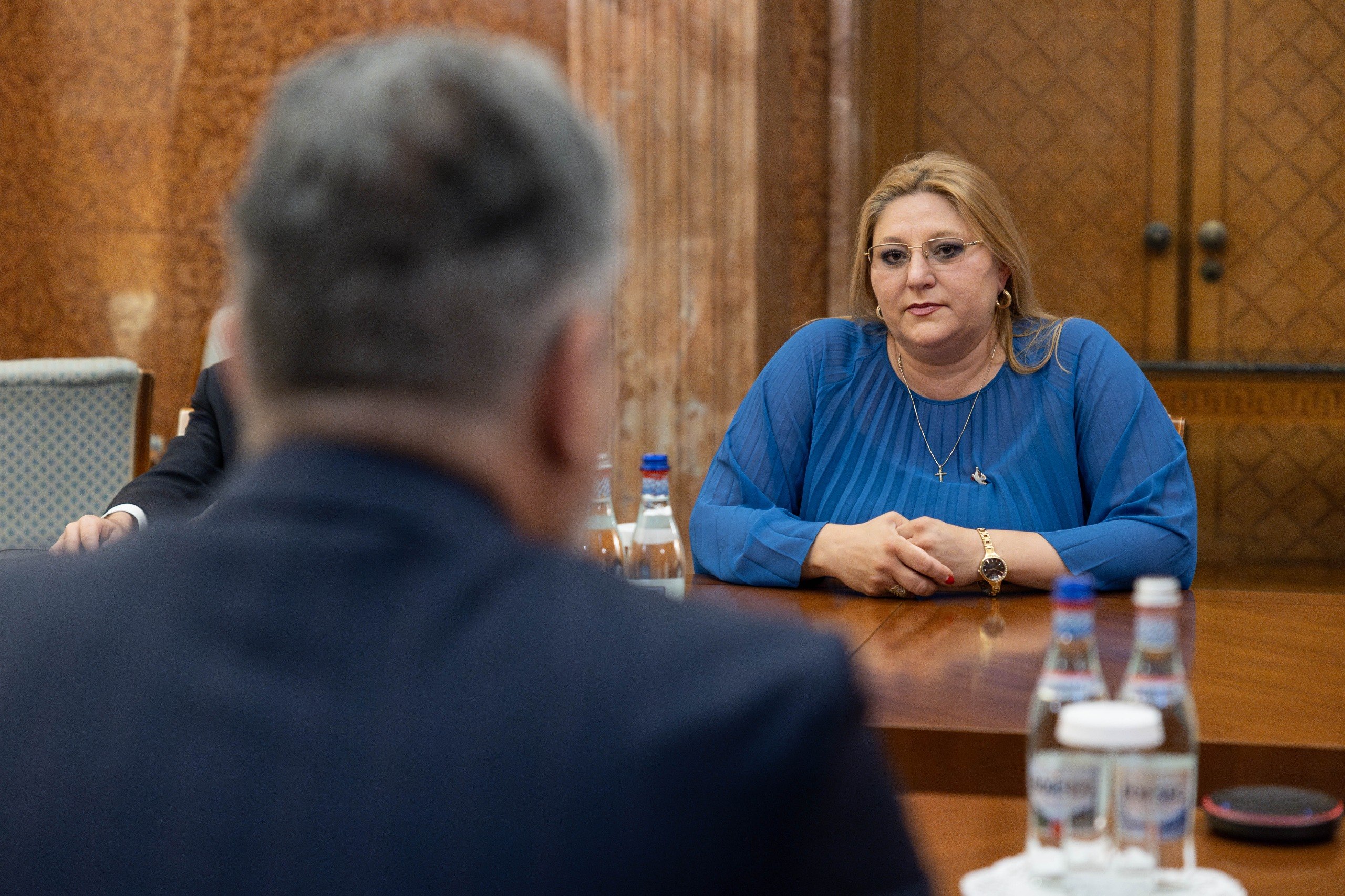 Critici din tabăra liberalilor pentru Ciolacu: o legitimizează pe Șoșoacă care „luptă pentru scoaterea României din NATO”