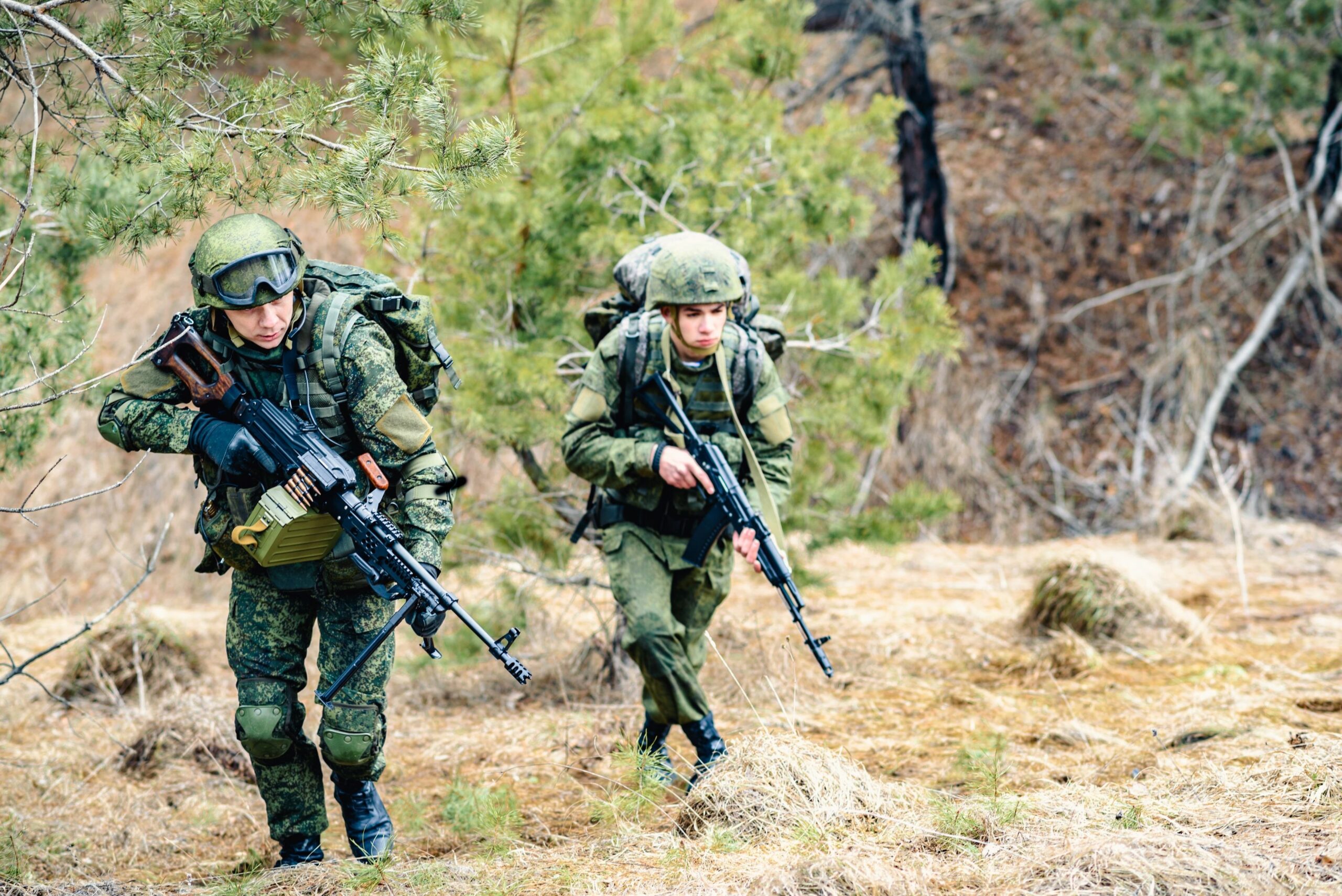 Comandant rus, „ciuruit” de către proprii săi militari. Unsprezece gloanțe au tras în el