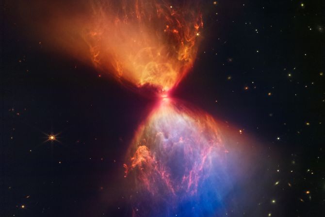 Telescopul James Webb a descoperit „dansul galaxiilor”
