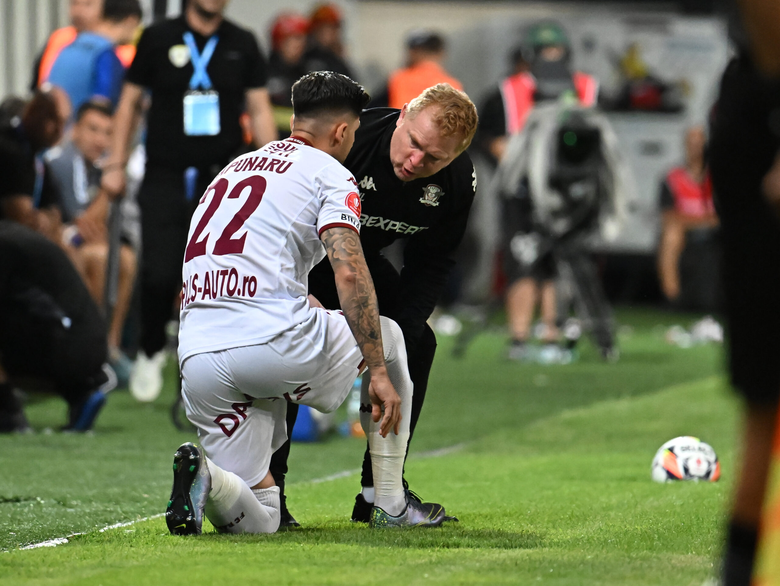 Cristi Săpunaru dezvăluie în premieră discuția pe care a avut-o cu Neil Lennon, antrenorul care l-a scos din primul „11” la Rapid, după 0-1 cu Petrolul! „El răspunde! Va fi rău pentru toată lumea”