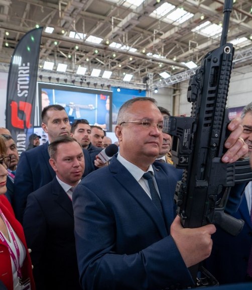 Cât ne costă campania „Un oștaș în slujba țării”. Nicolae Ciucă a „împușcat” câteva milioane de euro