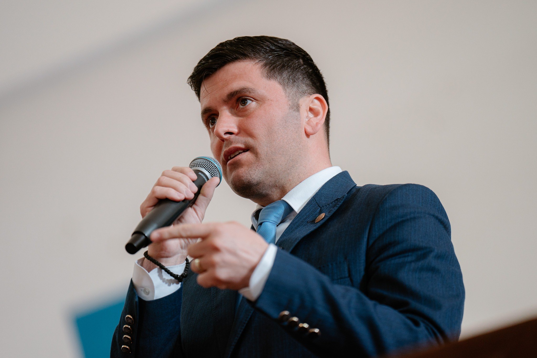 Un lider PNL cere retragerea miniștrilor liberali din Guvernul Ciolacu: „Luni, la prima oră”
