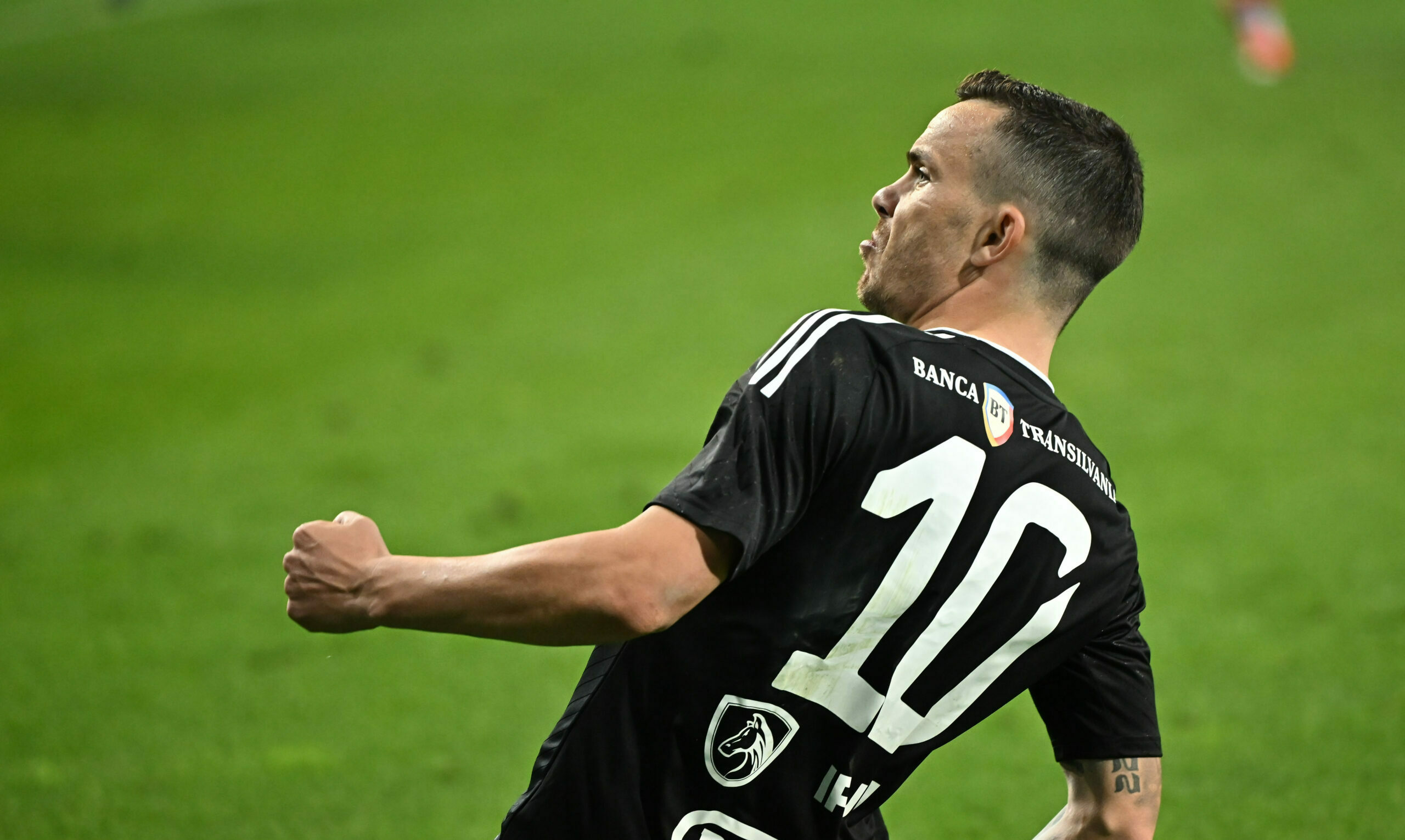 Dan Nistor, povestea mijlocașului predestinat să joace fotbal. Ce transfer a ratat pentru că are „gura mare”, ce meci ar rejuca din cele 446 și de ce mulțumește divinității că nu a ajuns la FCSB. INTERVIU