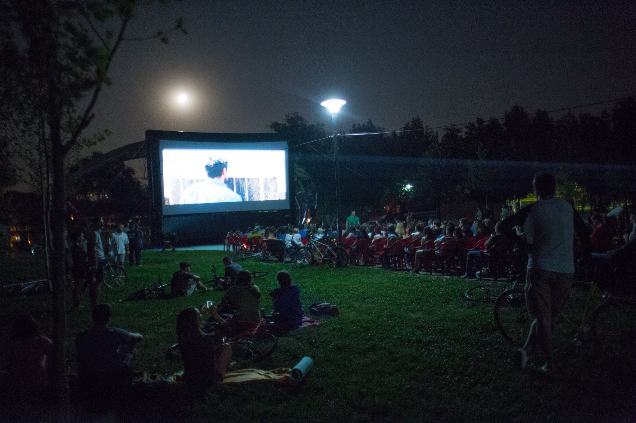 Ce faci weekend-ul acesta? Dacă ești din Timișoara, Cluj sau București poți merge la Noaptea Albă a Filmului Românesc