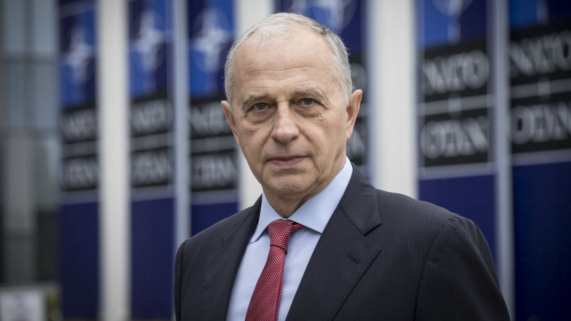 Pe cine ar prefera Geoană drept rival, dacă ajunge în turul doi: „Cu el ar fi mai comod, cu candidata USR ar fi mai competitiv”