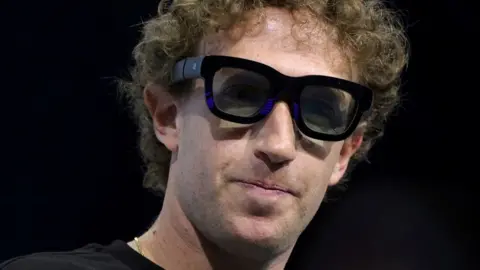 Zuckerberg a înregistrat propria sa versiune a piesei rap „Get Low”